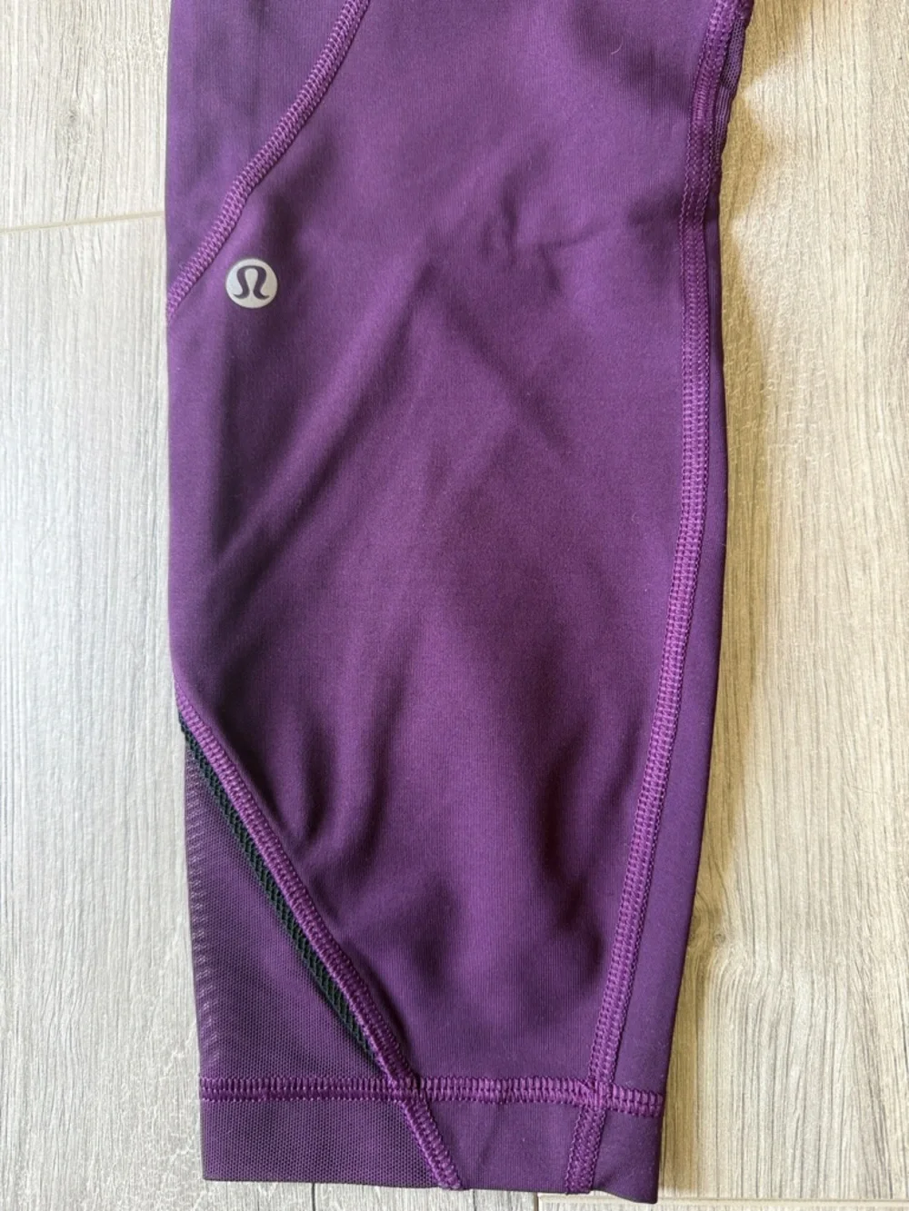 Lululemon Inspire Tight II Size 8 Darkest Magenta - Picture 7 of 9